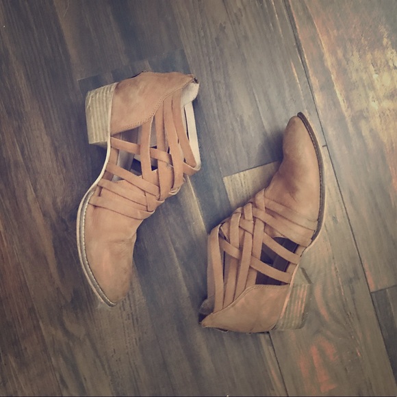 seychelles so blue bootie